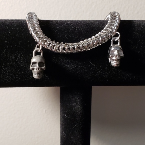 Chain mail skull bracelet - Picture 3 of 3